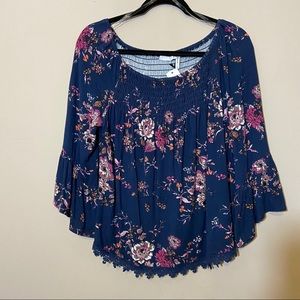 🦊NWT LUQ Stitchfix Julliet smocked knit blouse